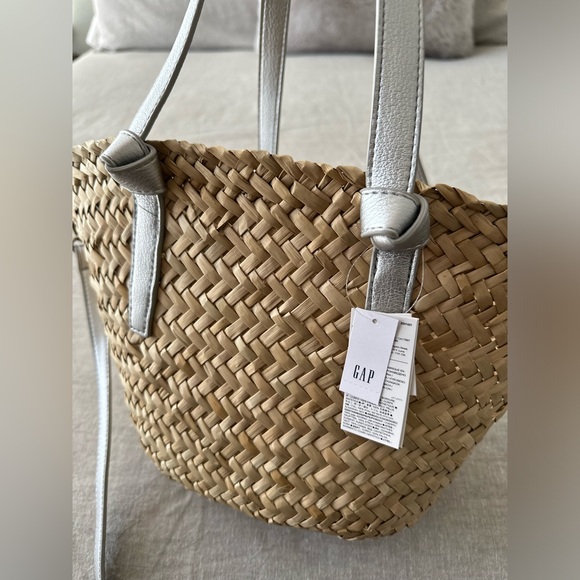 GAP Straw Tote Bag - Picture 2 of 8